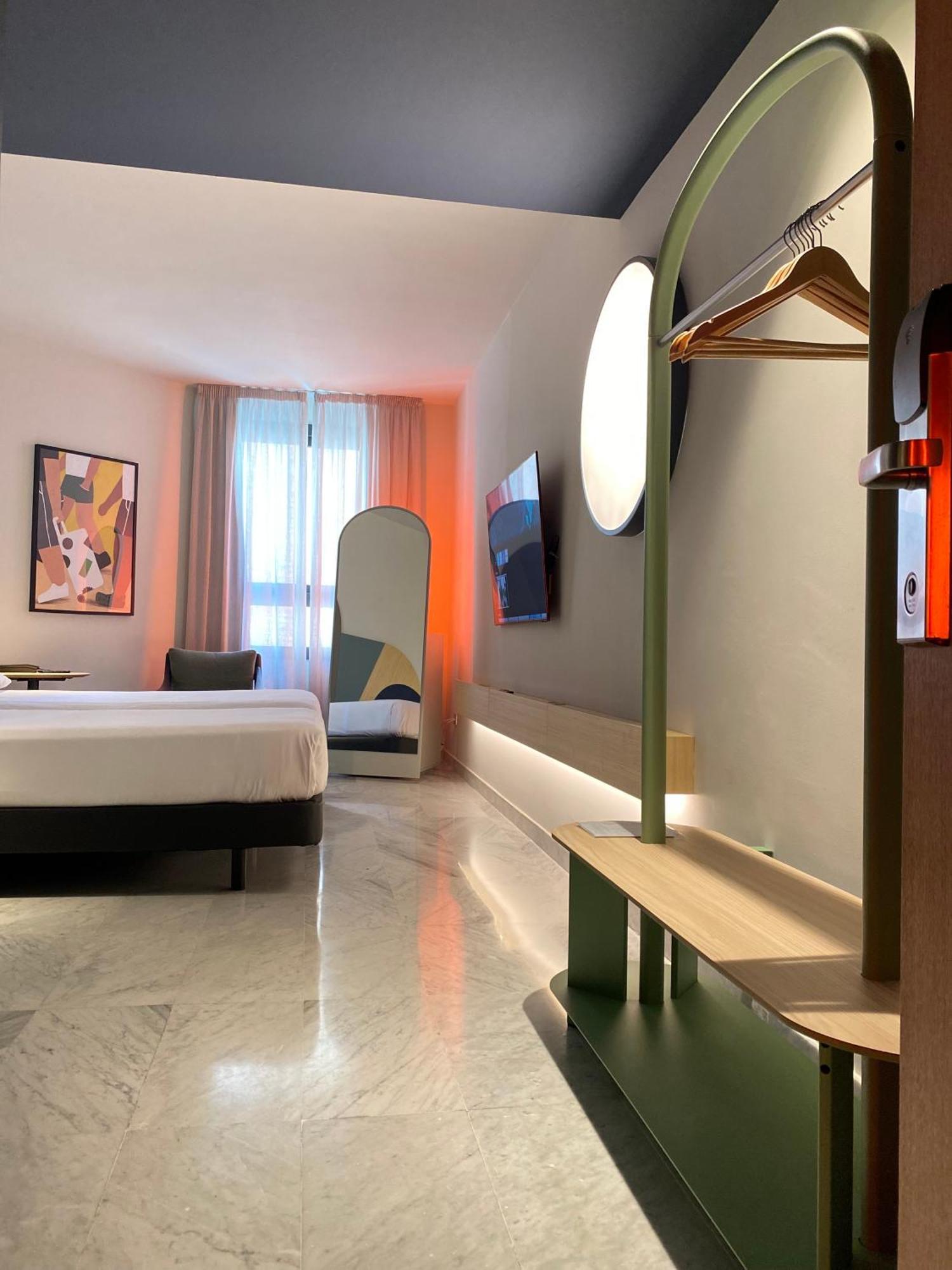Onix Fira Hotel Barcelona Exterior photo