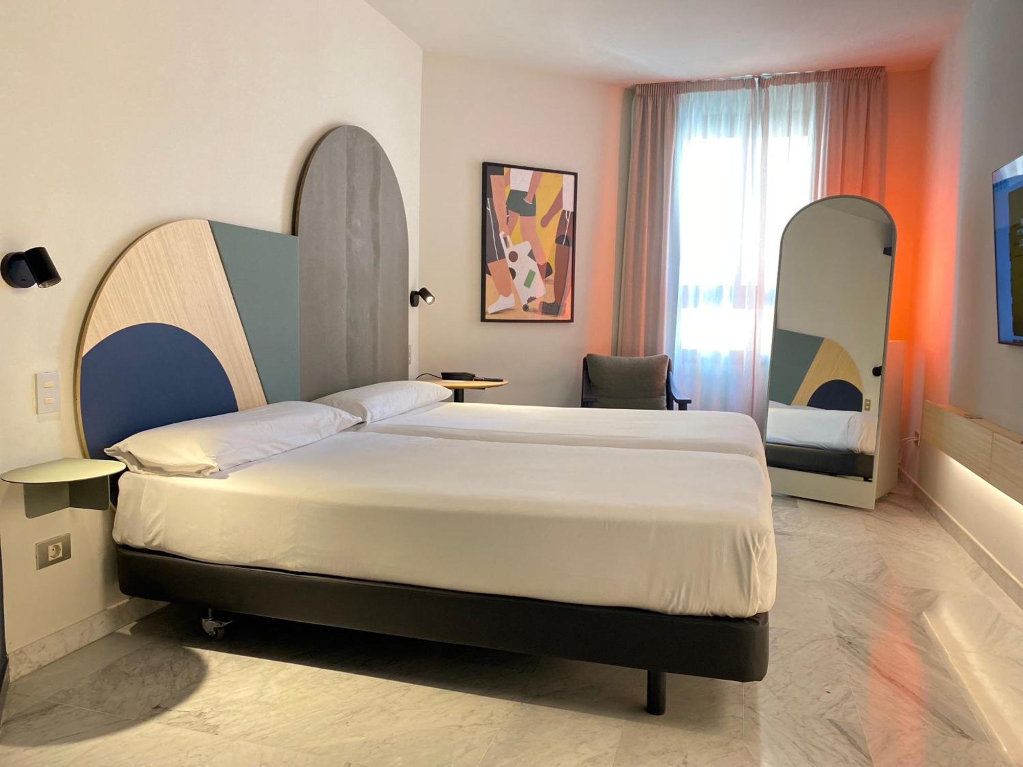 Onix Fira Hotel Barcelona Exterior photo