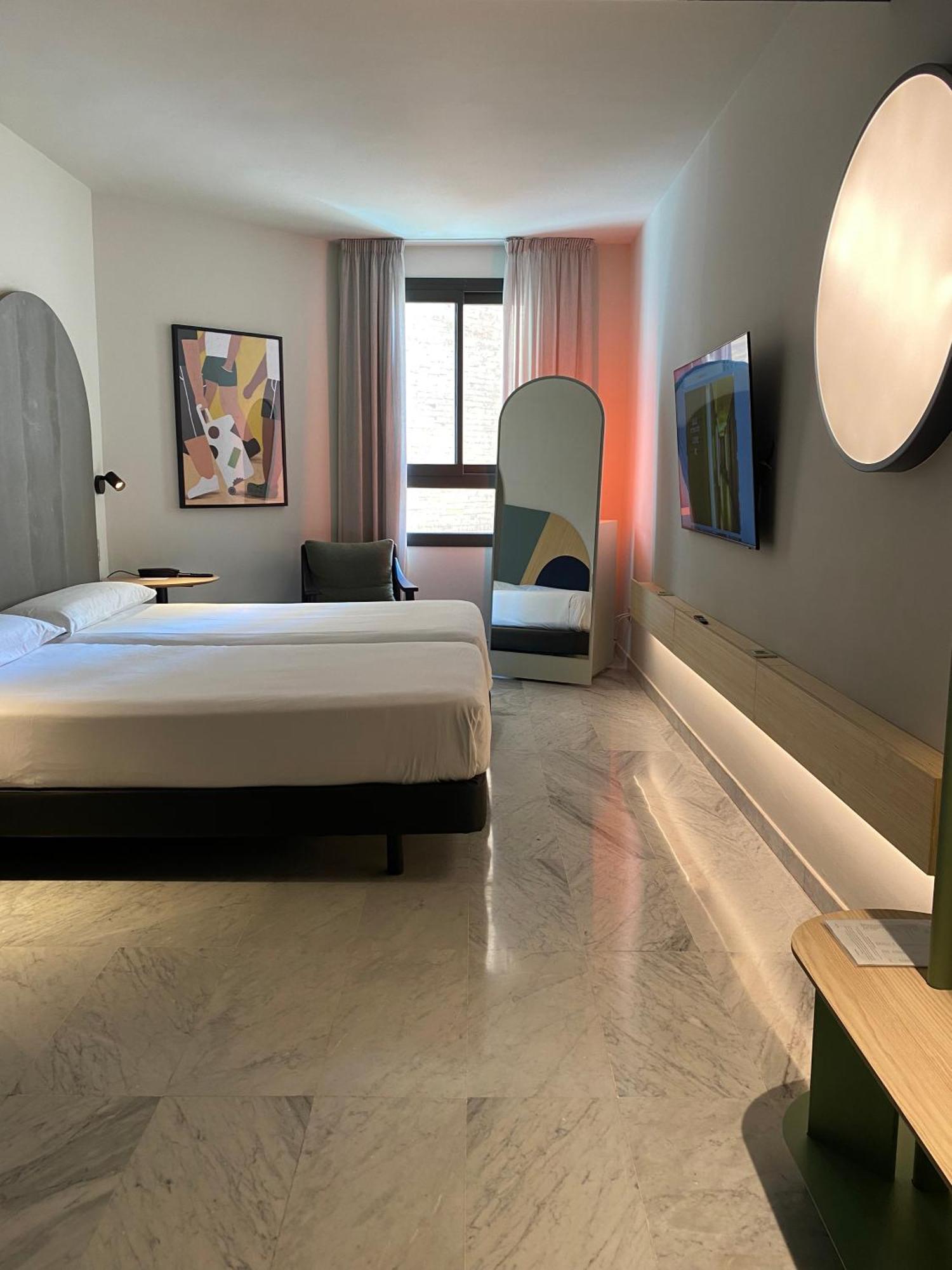 Onix Fira Hotel Barcelona Exterior photo